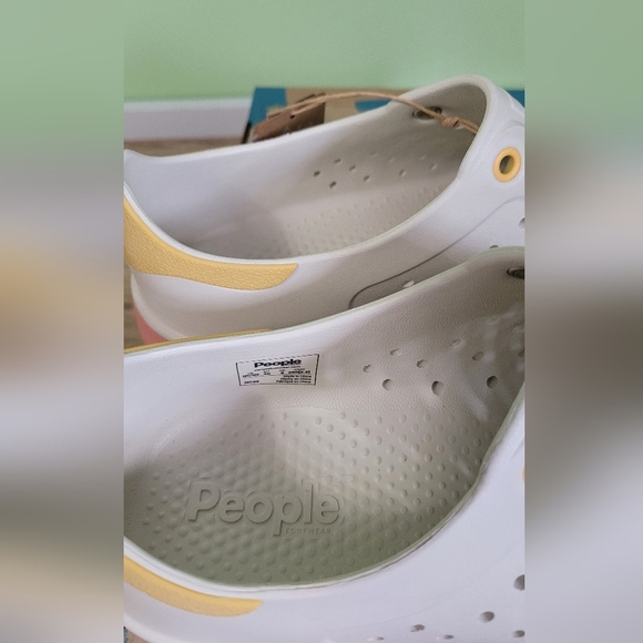 People Footwear Ace Sneaker NWT 9 - Picture 5 of 8